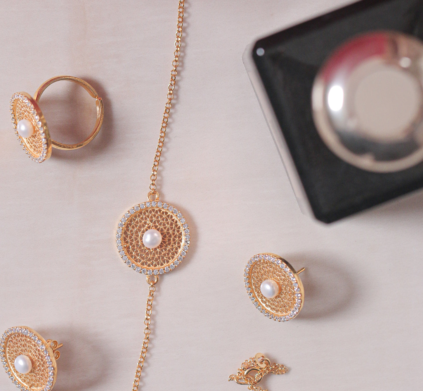 Min Pearls With Zircon Bracelet