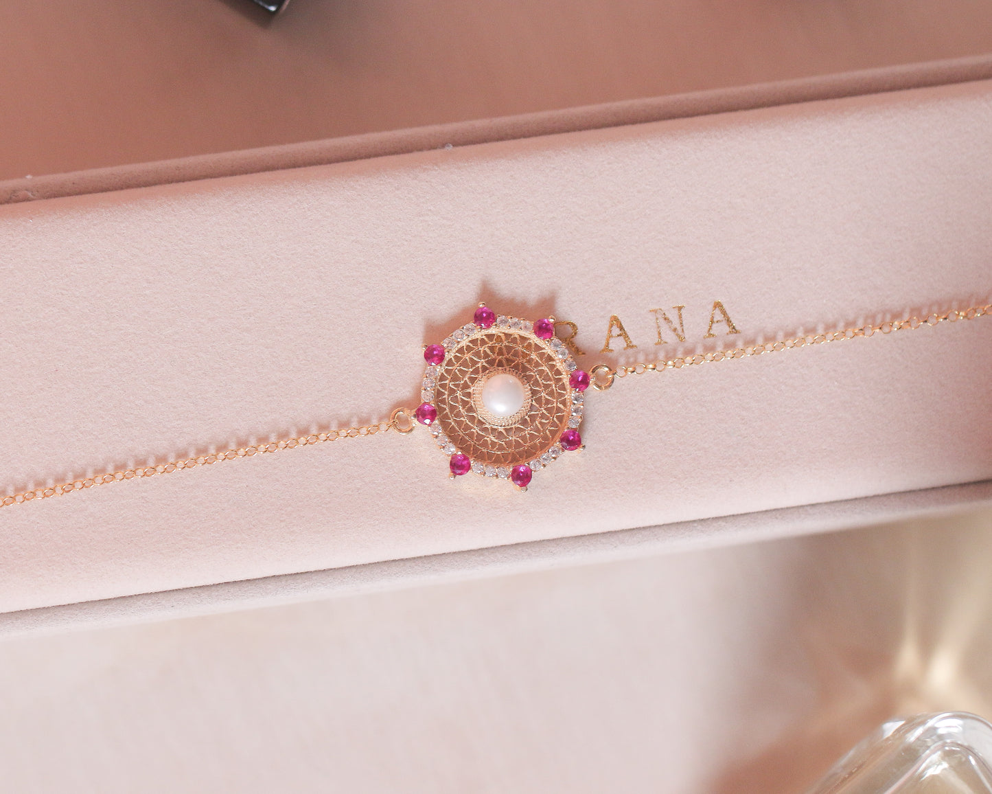 Min Pearls With Red Zircon Bracelet