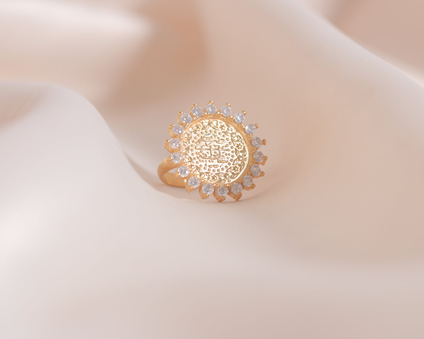 Sun White Zircon Lira Ring