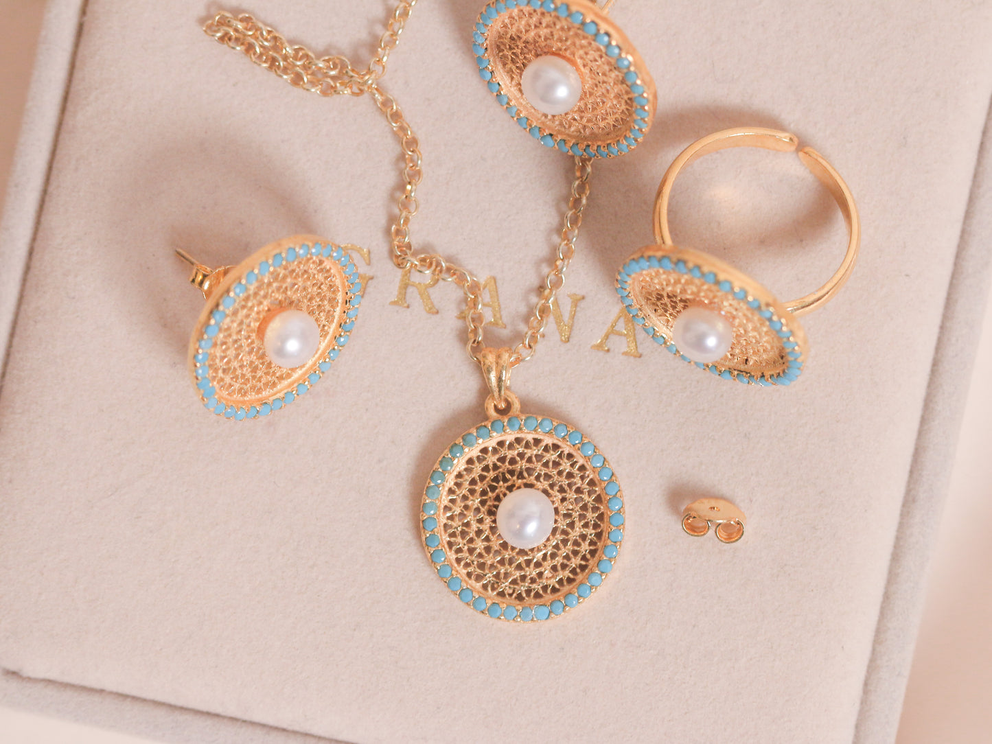 Fairuz & Pearls Filigree Set