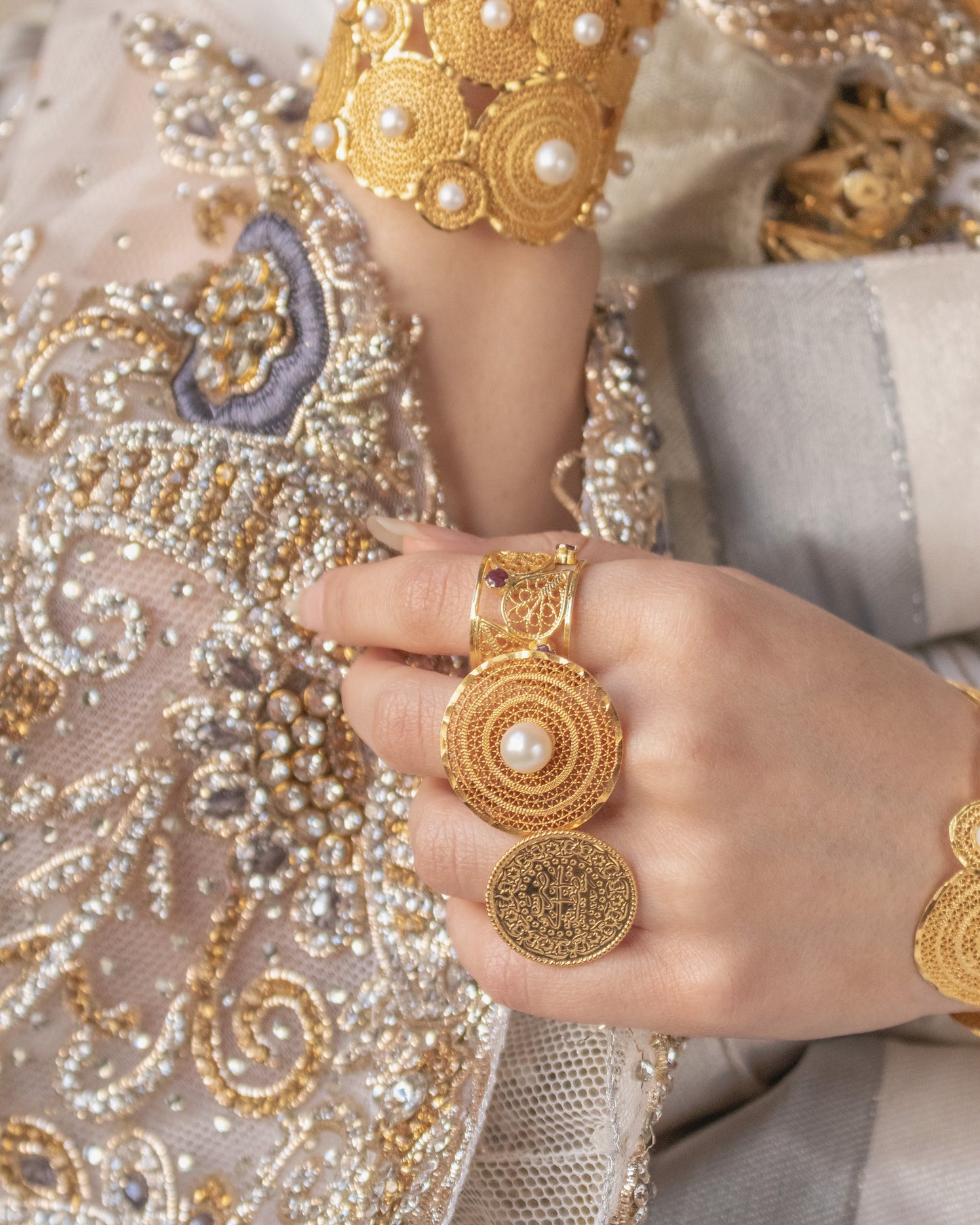 Sodra Pearls Filigree Ring