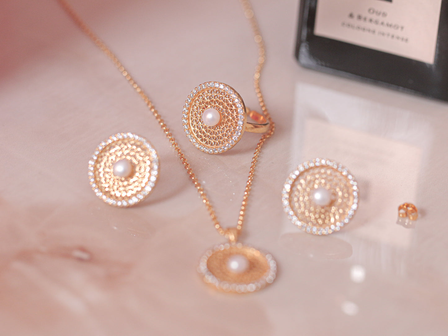 Min Pearls With Zircon Set