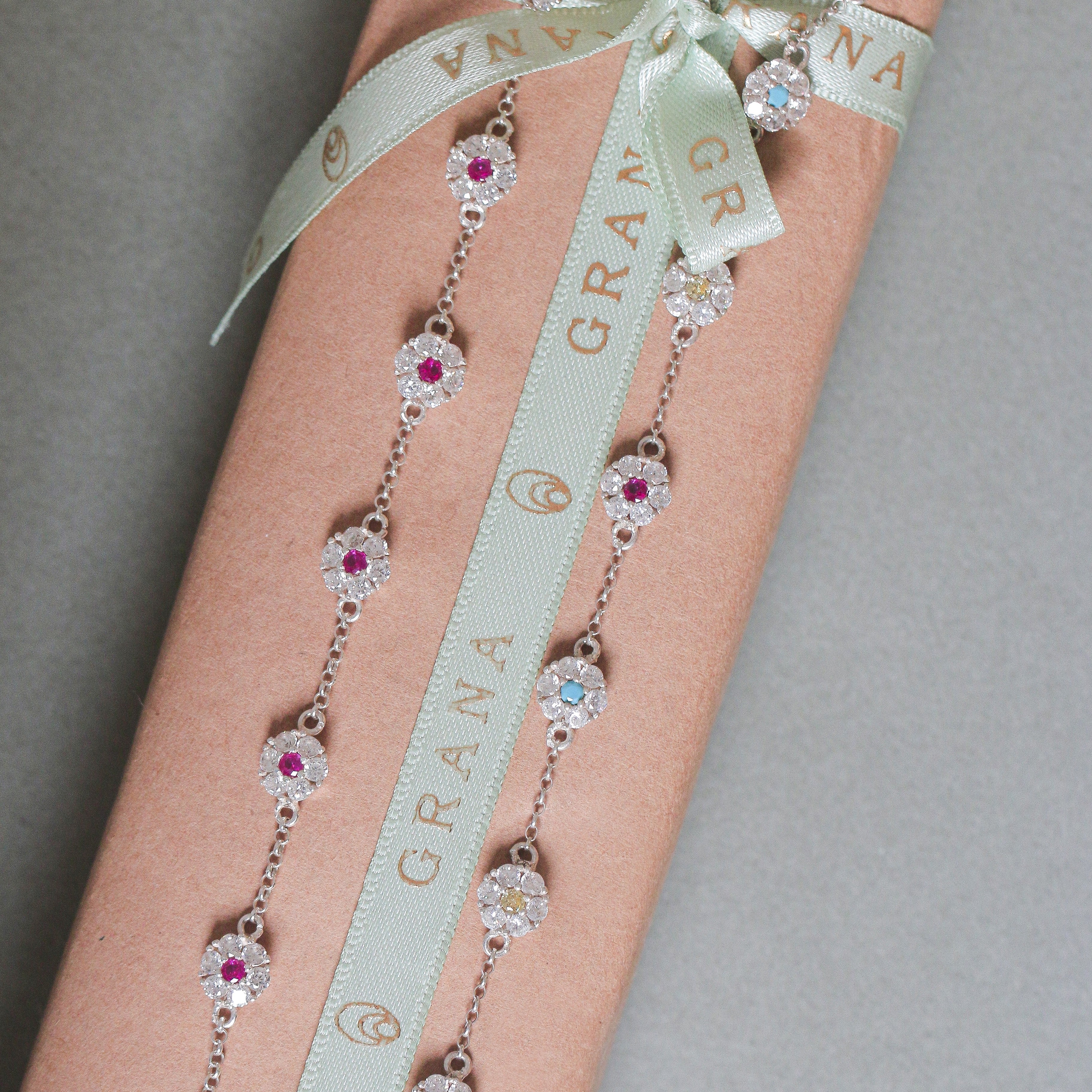 7 Red Zahra Bracelet (Mix)