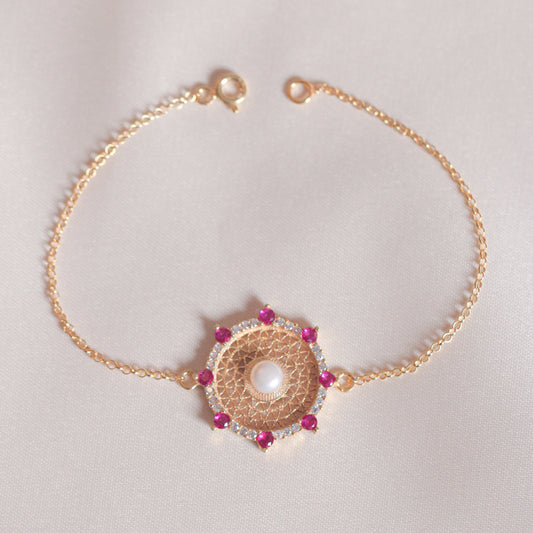 Min Pearls With Red Zircon Bracelet