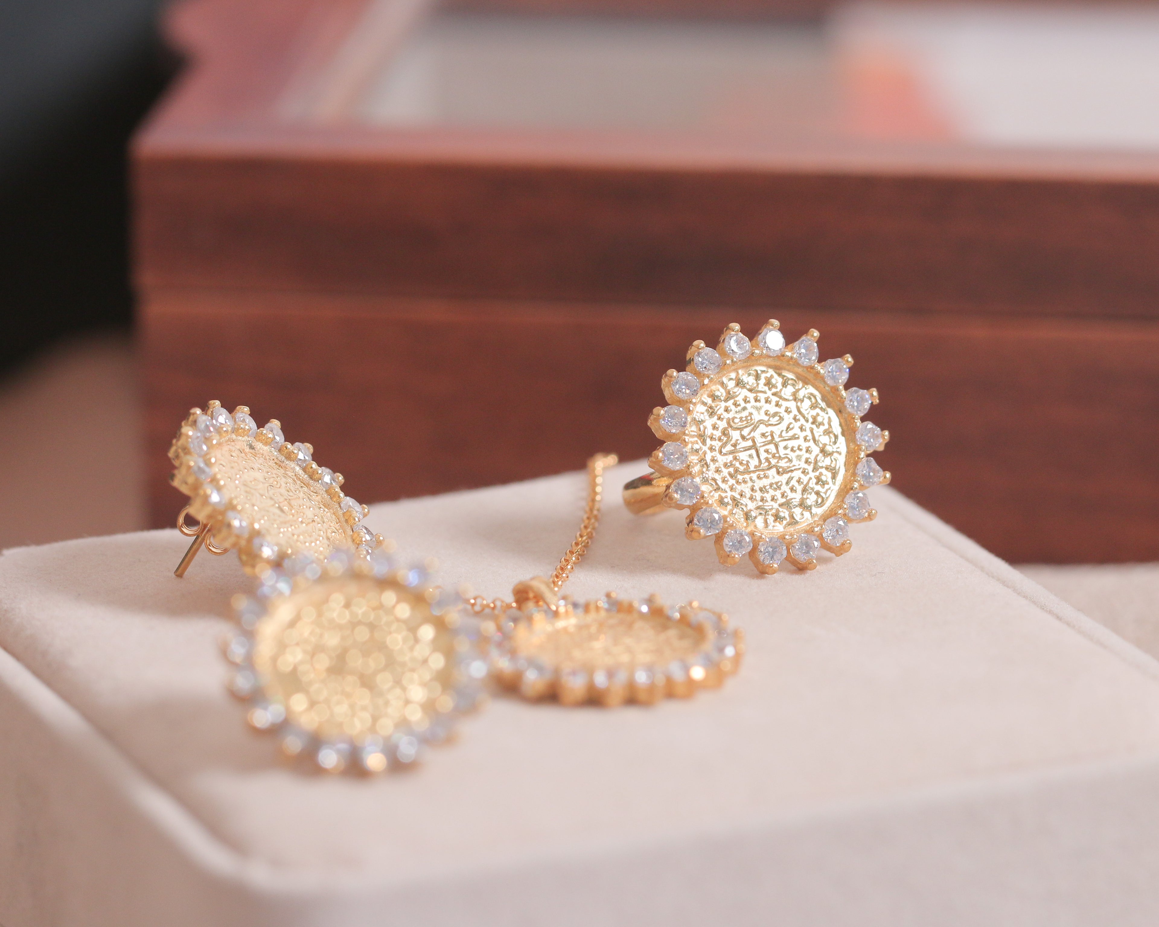 Sun White Zircon Lira Set