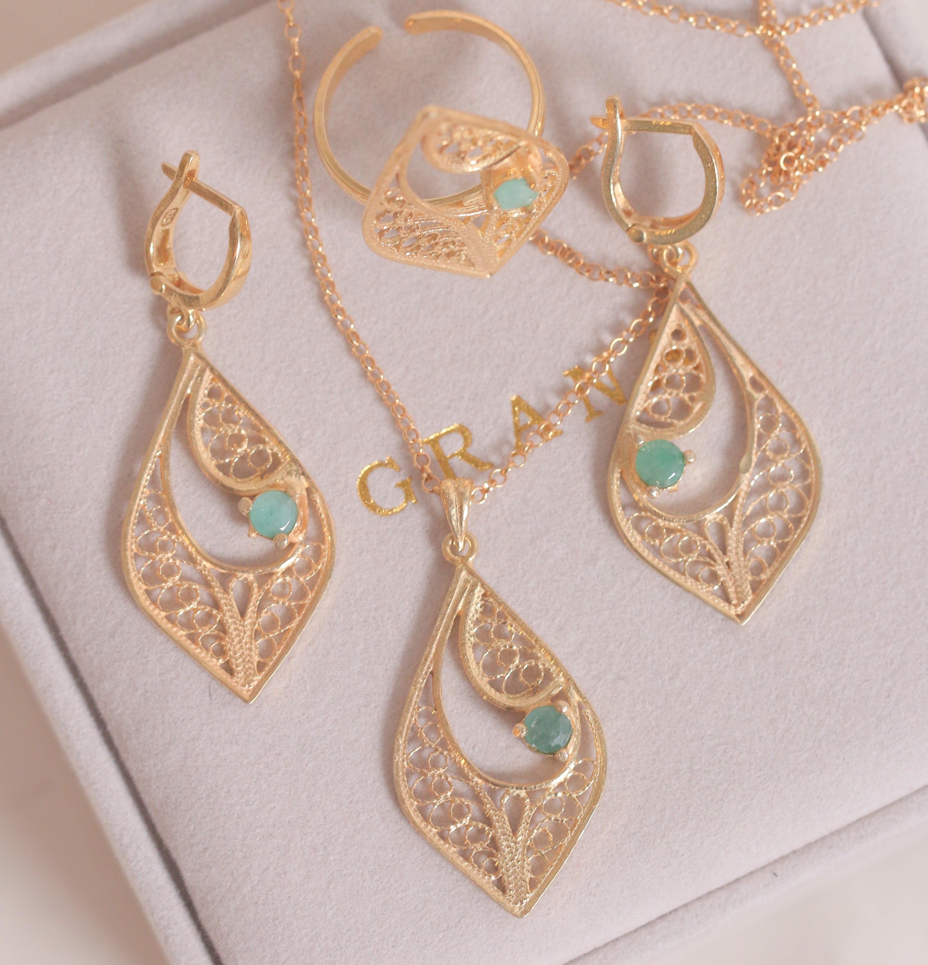 Big Tear Filigree & Emeralds Set