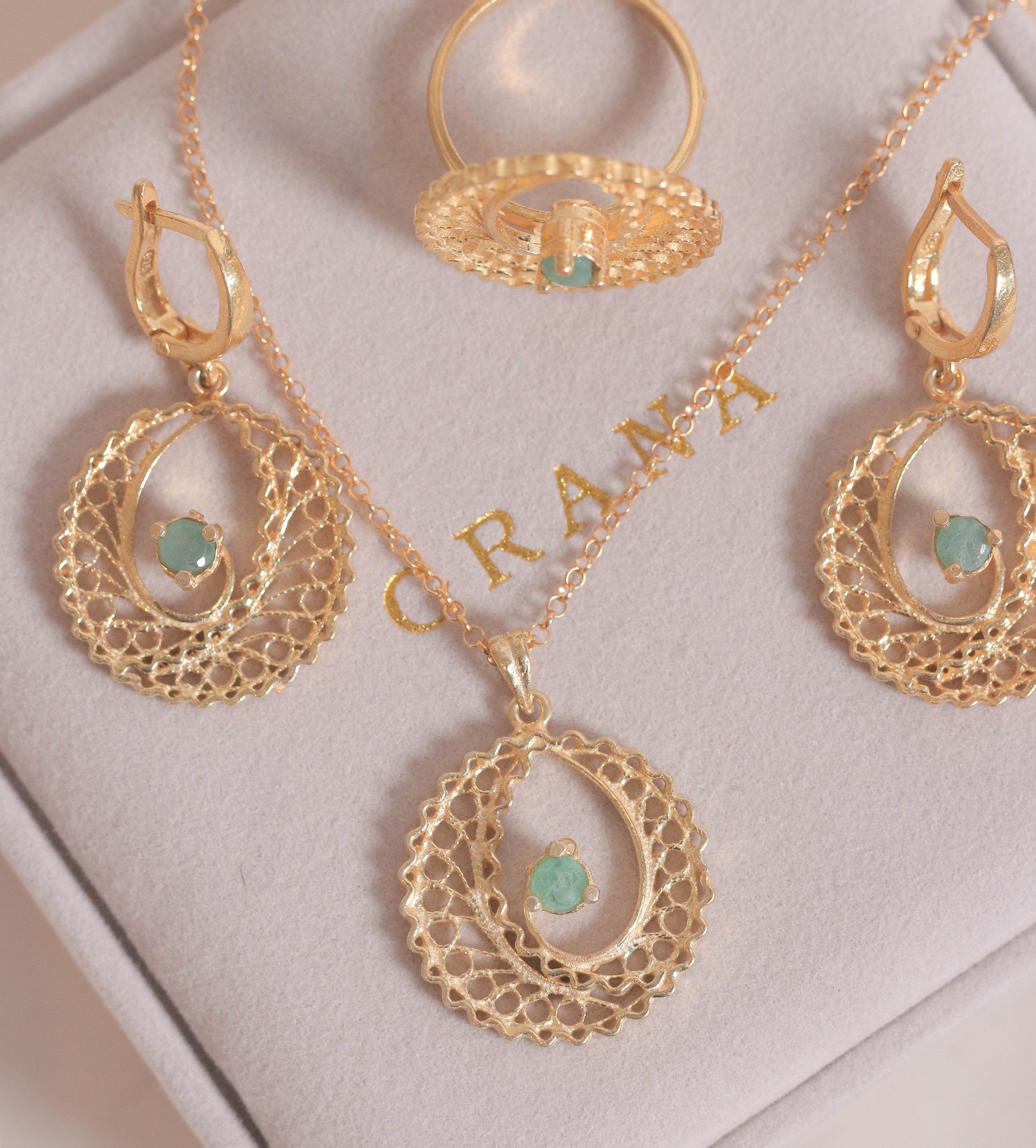 Round Filigree & Emeralds Set