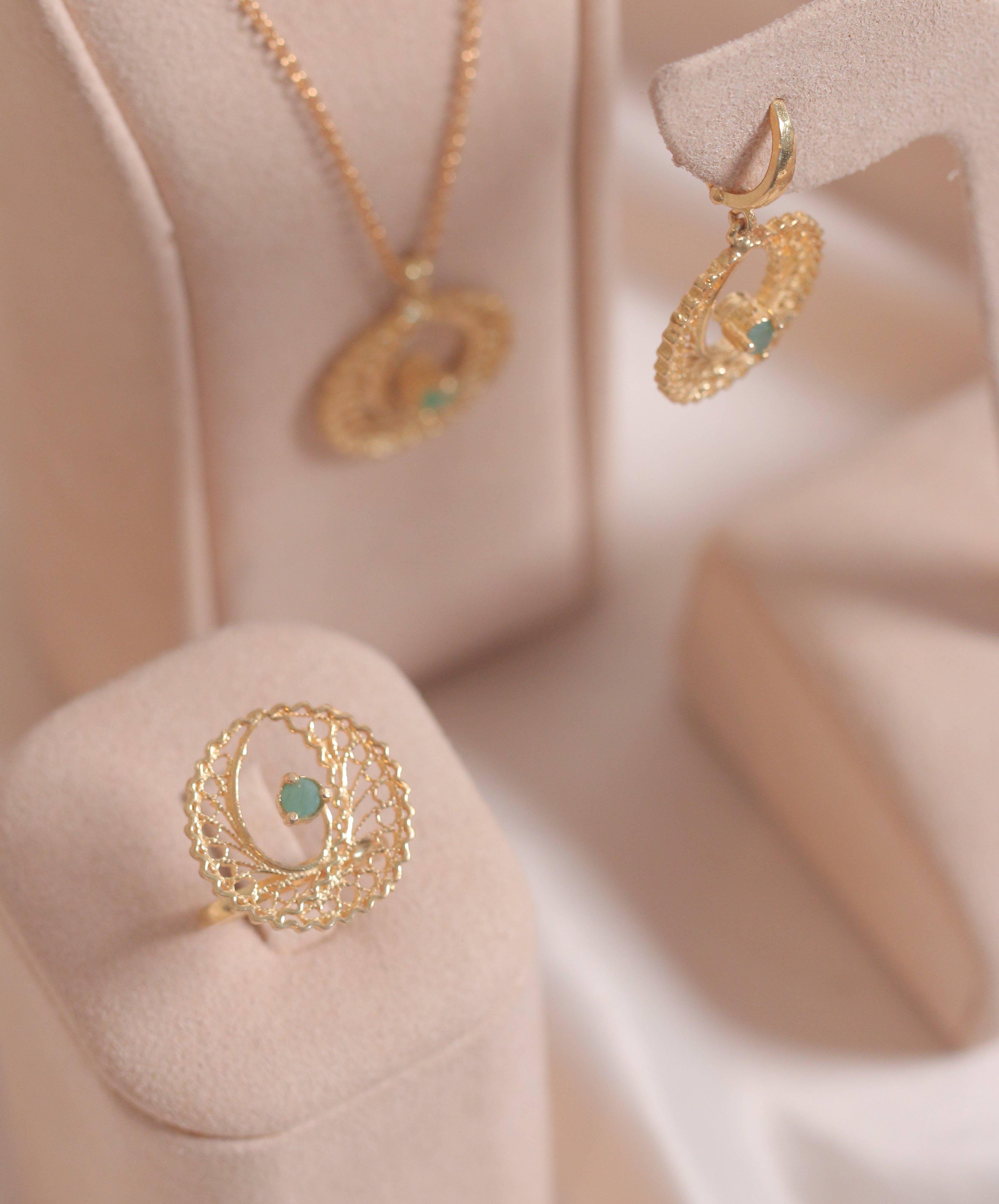 Round Filigree & Emeralds Set