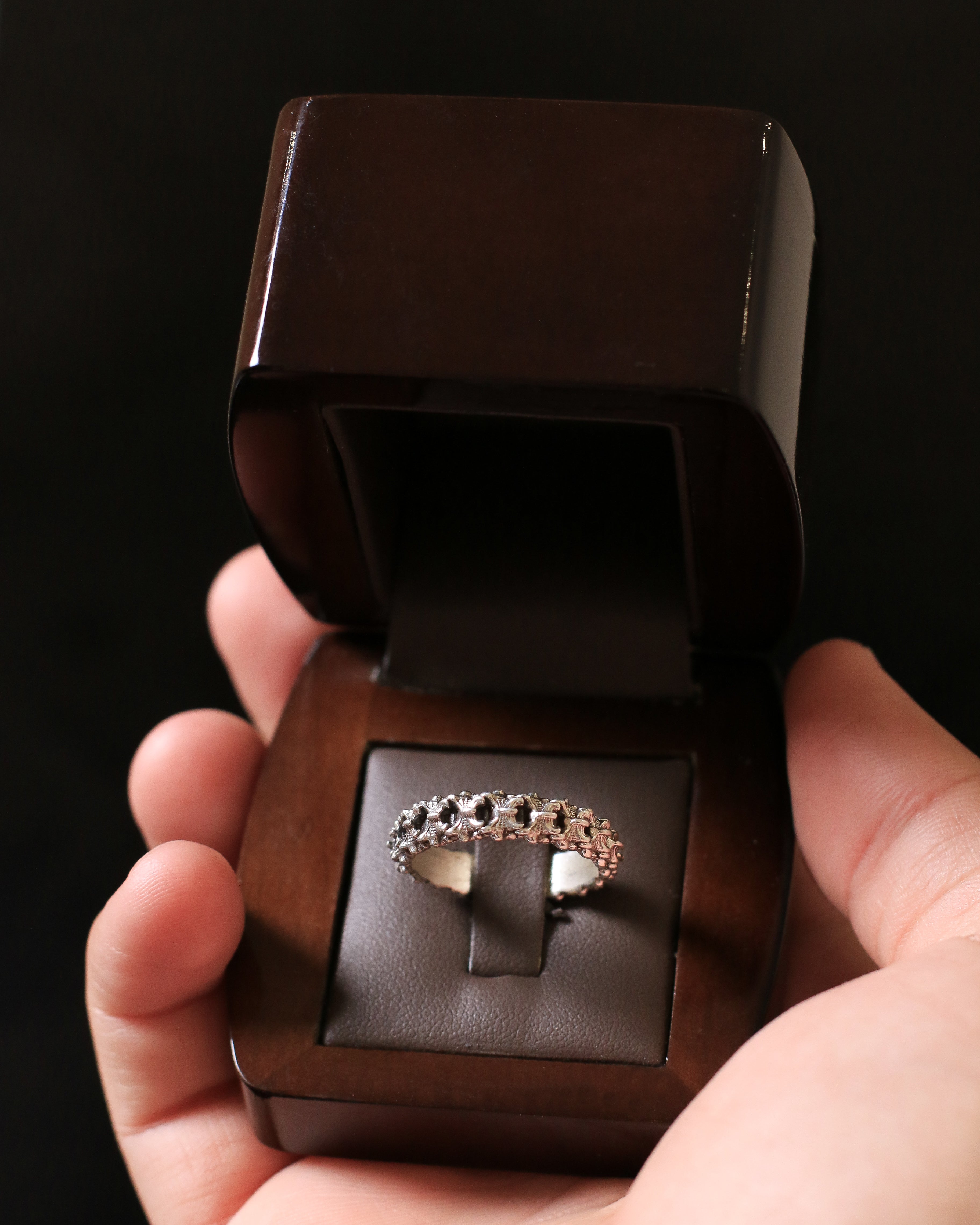 Spine Wedding Band (Men)